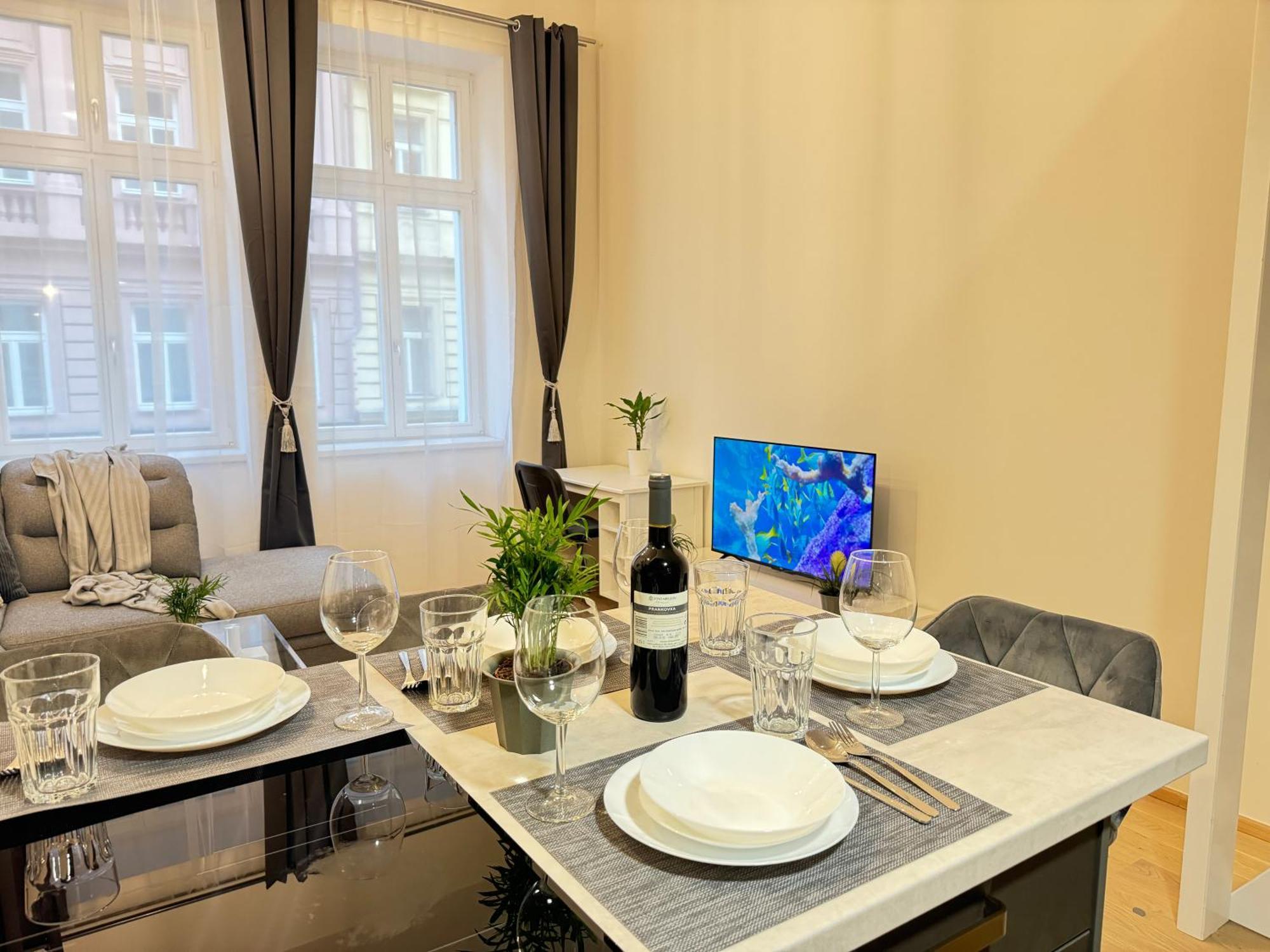 Free Parking - Cozy Apartment Near Vysehrad Railway Bridge Прага Экстерьер фото